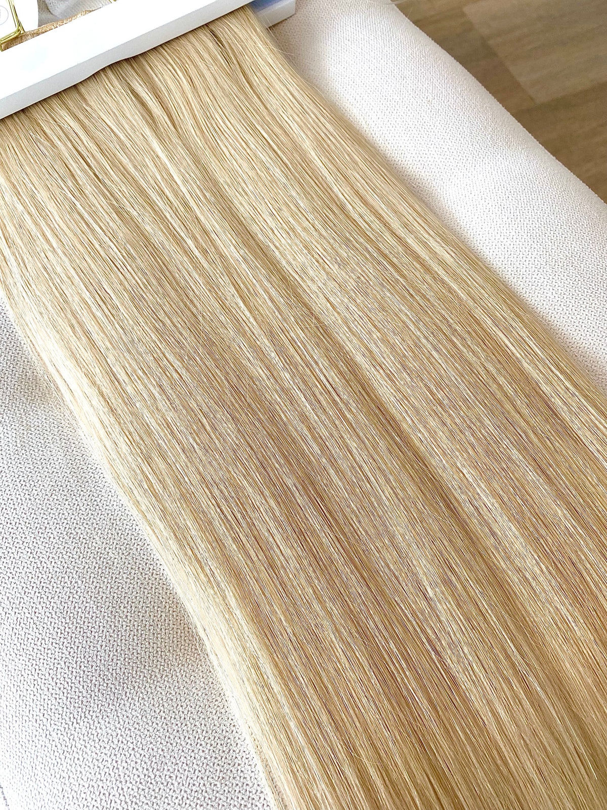 Clip-in Hair Extension 20" | Biscuit Blonde